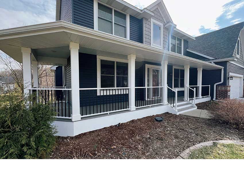 Front Porch with Aluminum Railings - Custom deck built by Dream Decks in Twin Cities, Minnesota