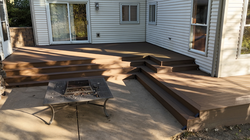 TimberTech Brown Oak Deck - Custom deck built by Dream Decks in Twin Cities, Minnesota