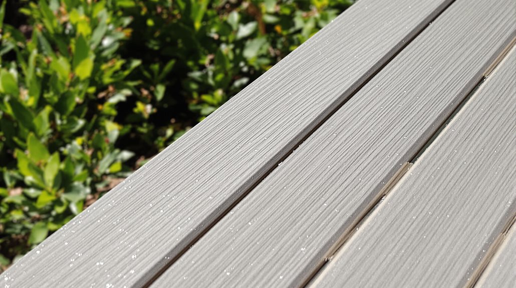 sustainable recycled plastic decking