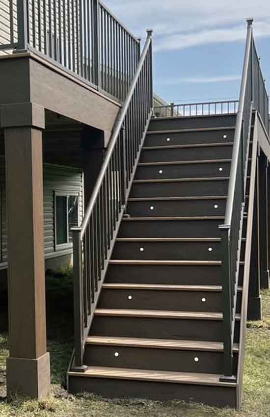 Deck with Westbury post cap lights