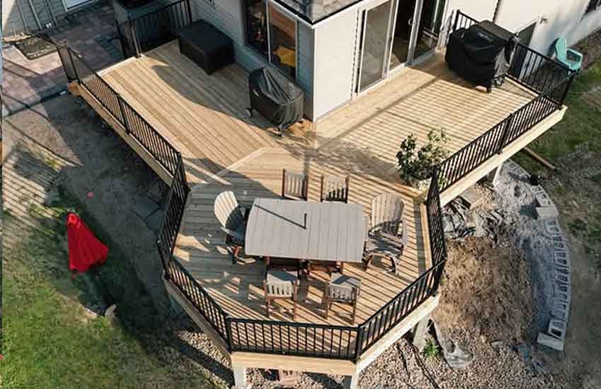Cedar pool deck with metal railings