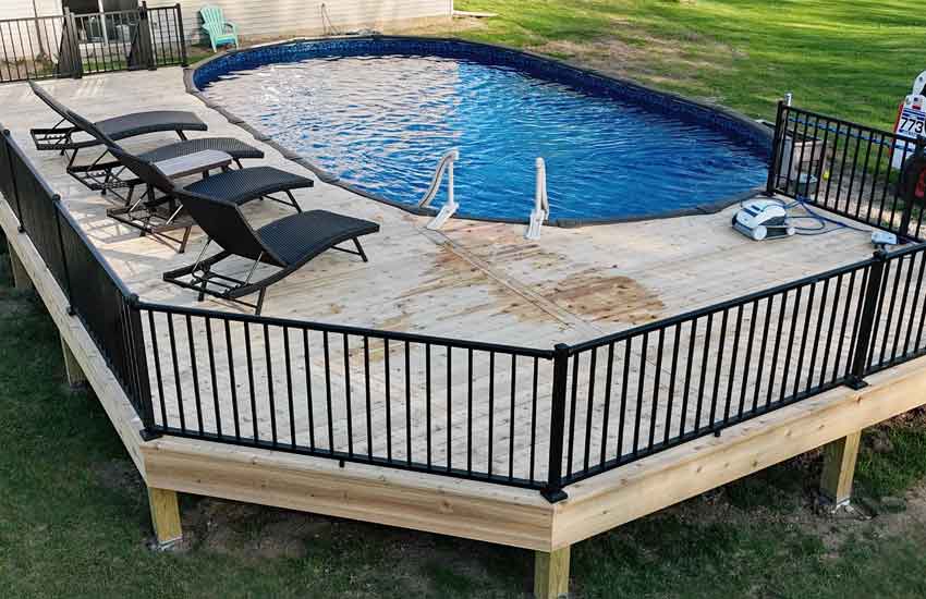 Pool deck detail view