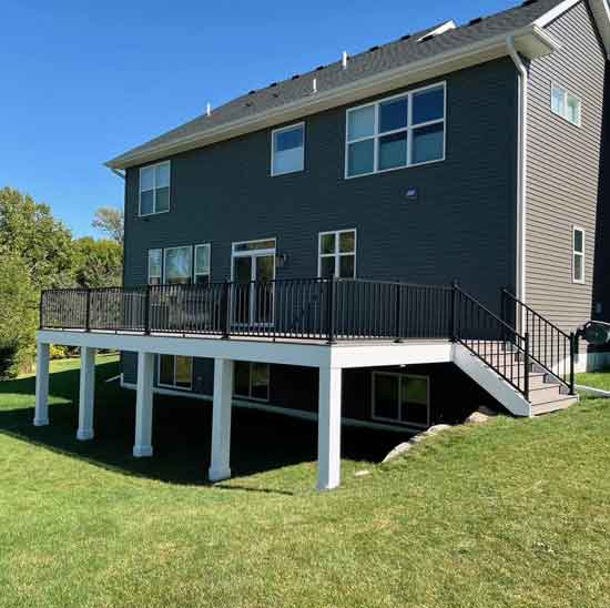 Trex Transcend Decking with Westbury aluminum railing
