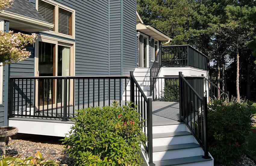 Two-level wrap-around deck