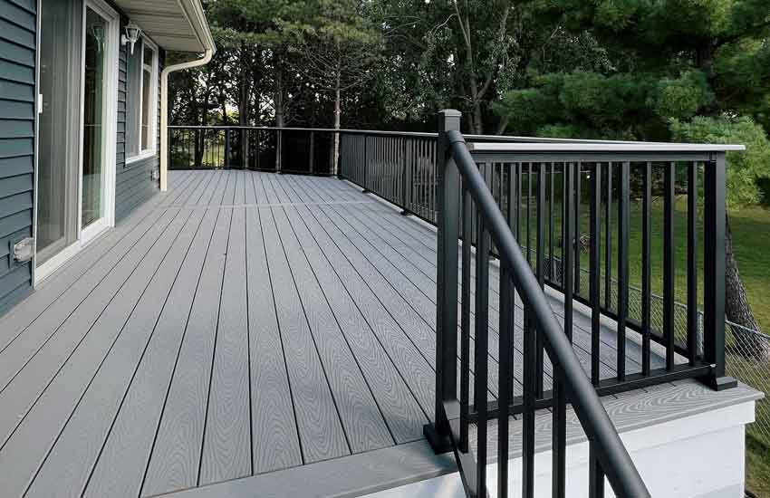 Multi-level deck detail