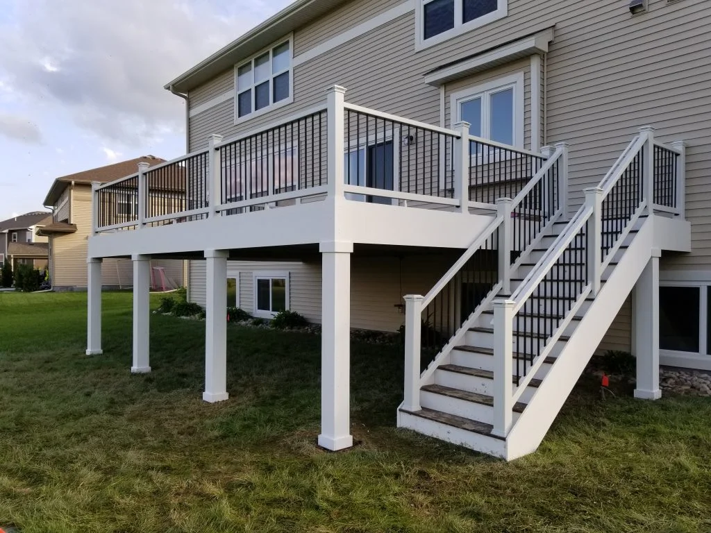 How much does it cost to build a 20x20 deck?